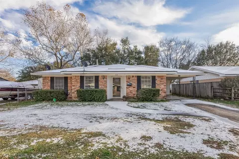 1818 Mars Dr, Bossier City, LA 71112
