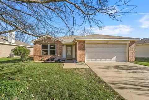 2204 Lookout Ln, Denton, TX 76207