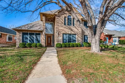 1913 Arbor Creek Dr, Carrollton, TX 75010
