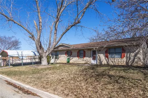 4300 Fairway Dr, Brownwood, TX 76801