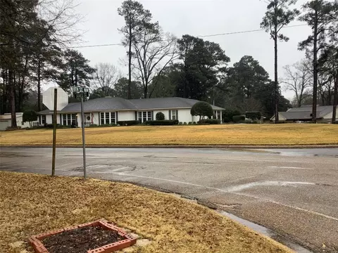 704 8th St NW, Springhill, LA 71075 photo 3