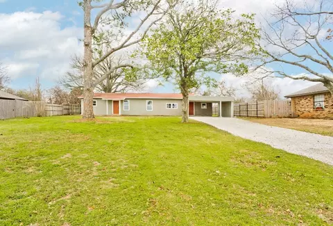 717 Wood Ln, Azle, TX 76020
