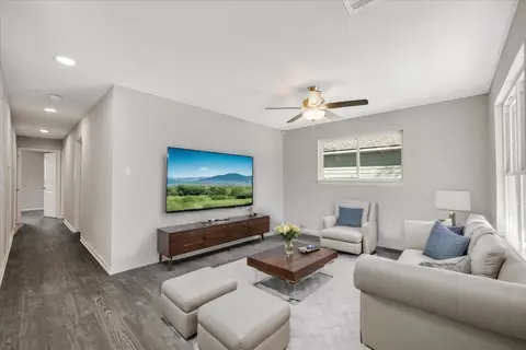 2709 Carpenter Ave, Dallas, TX 75215