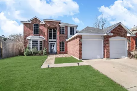 4323 Briar Hill Dr, Grand Prairie, TX 75052