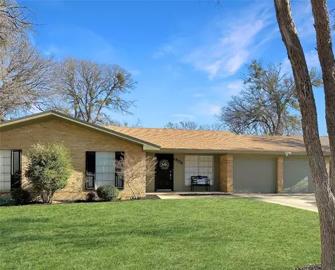 1804 17th St, Brownwood, TX 76801