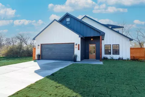 1620 Lloyd Ave, Fort Worth, TX 76105