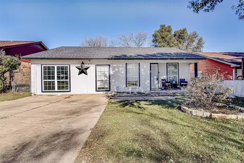 8128 Richard St, White Settlement, TX 76108