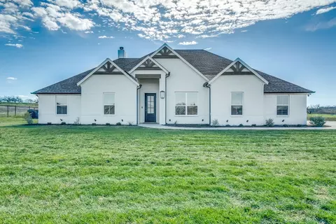 1045 Hill Valley Dr, Stephenville, TX 76401