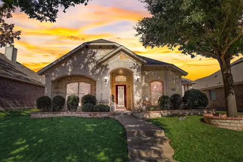313 Galloping Hill Rd, Red Oak, TX 75154