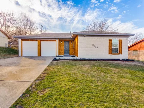 8509 Gibbs Dr, White Settlement, TX 76108