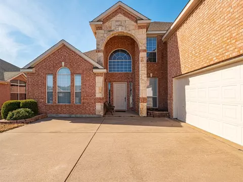 6606 Whisper Crest Dr, Arlington, TX 76002