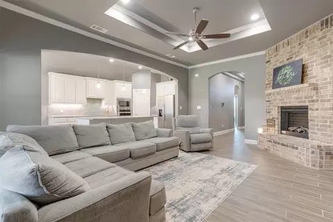 941 Sam St, Springtown, TX 76082 photo 5