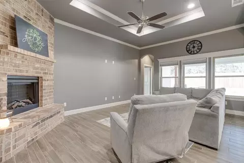 941 Sam St, Springtown, TX 76082 photo 7