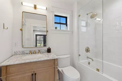 Bath - 9559 Spring Rd, Argyle, TX 76226 photo 5 of 5