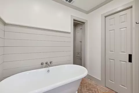 Bath - 9559 Spring Rd, Argyle, TX 76226 photo 2 of 5