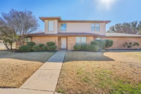 1629 Walker Pl, Carrollton, TX 75007