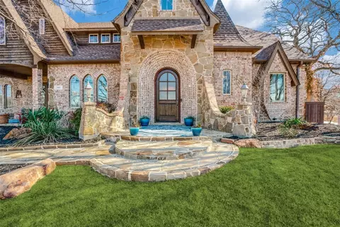 1985 Woodland Dr, Cross Roads, TX 76227