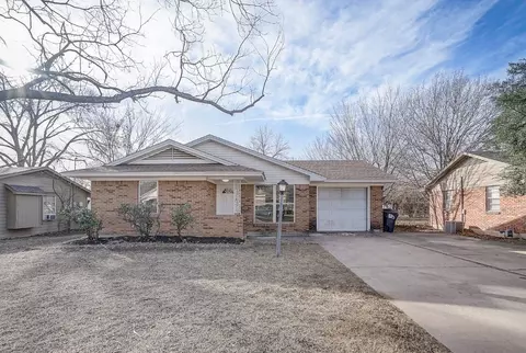 1112 Laguna Dr, Denton, TX 76209