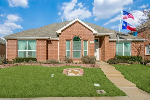 1385 Wentworth Dr, Lewisville, TX 75067
