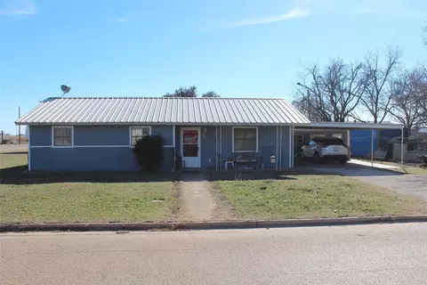 520 W Houston, Munday, TX 76371