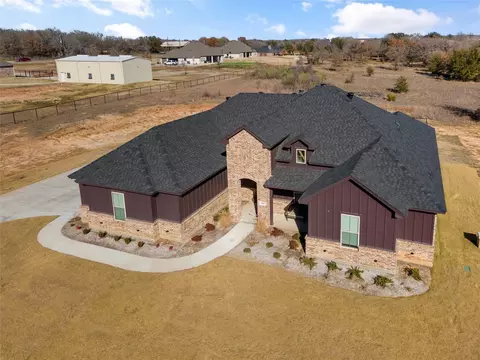 1005 Thompson Rd, Weatherford, TX 76087