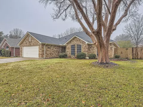 325 Austin St, Keller, TX 76248