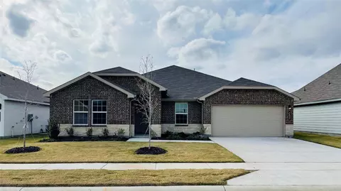 1637 Forest Park Dr, Alvarado, TX 76009