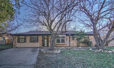 5301 Wendel Dr, Fort Worth, TX 76133
