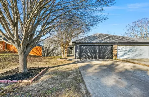 7701 Jamie Renee Ln, North Richland Hills, TX 76182