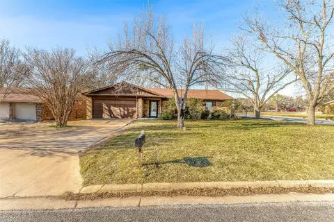 2601 Phelps St, Stephenville, TX 76401