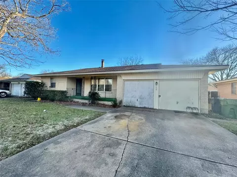 2134 Lynbrook Ln, Garland, TX 75041