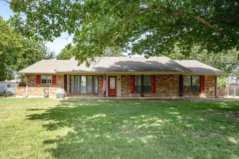 112 N Kemp St, Mabank, TX 75147