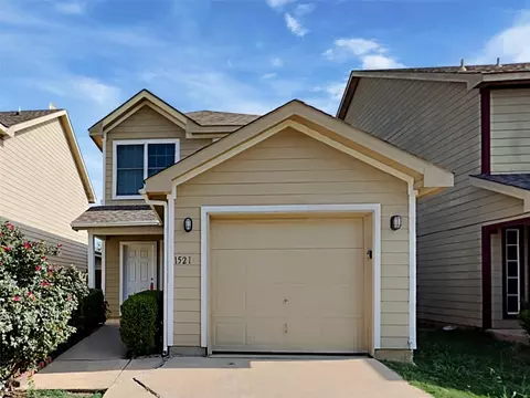 1521 Pine Ln, Fort Worth, TX 76140