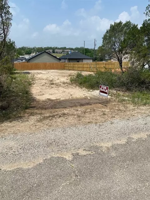 2208 Woodview Trl, Granbury, TX 76048