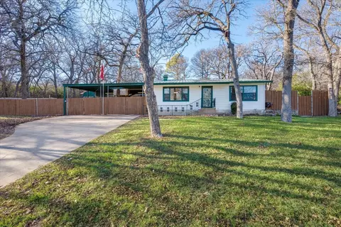 9816 Watercress Dr, Fort Worth, TX 76108