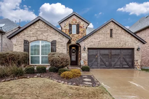 833 Sandbox Dr, Aubrey, TX 76227