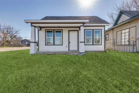 1136 E Hattie St, Fort Worth, TX 76104
