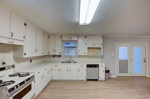 1304 N Elm St, Minden, LA 71055 photo 5