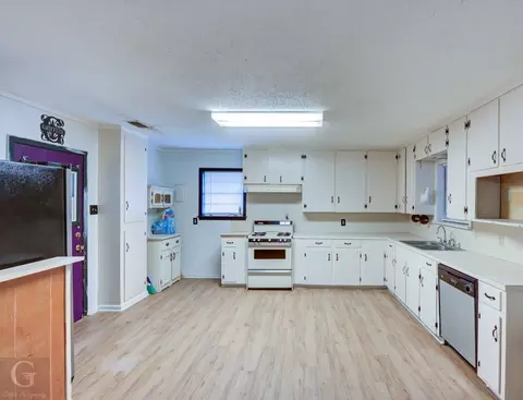 1304 N Elm St, Minden, LA 71055 photo 6