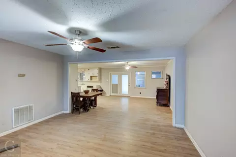 1304 N Elm St, Minden, LA 71055 photo 4