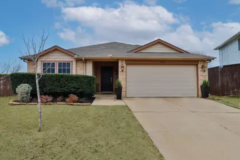 9225 Lamplighter Trl, Fort Worth, TX 76244
