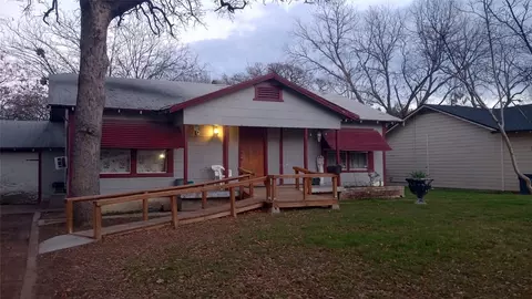 2120 Westchester Dr, Haltom City, TX 76117