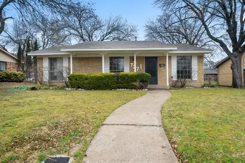 727 E Center St, Duncanville, TX 75116