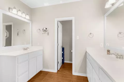 Bath - 7097 Freeman Rd, Krum, TX 76249 photo 2 of 3