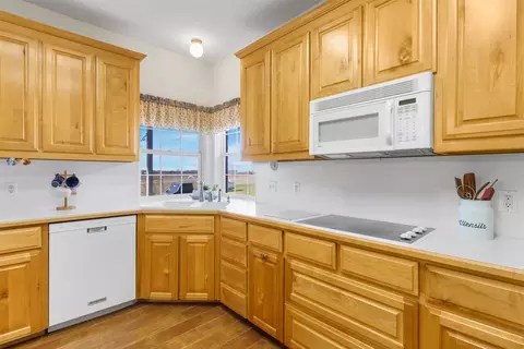 Kitchen - 7097 Freeman Rd, Krum, TX 76249 photo 6 of 9