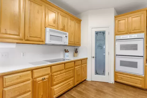Kitchen - 7097 Freeman Rd, Krum, TX 76249 photo 5 of 9