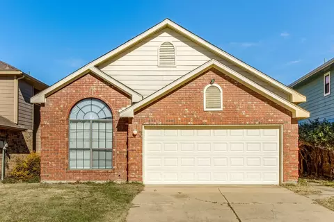 1204 Broken Arrow Trl, Carrollton, TX 75007