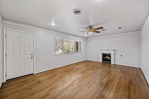 1005 Briarwood Blvd, Arlington, TX 76013