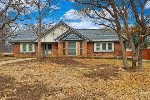 4617 Hillside Dr, Arlington, TX 76013