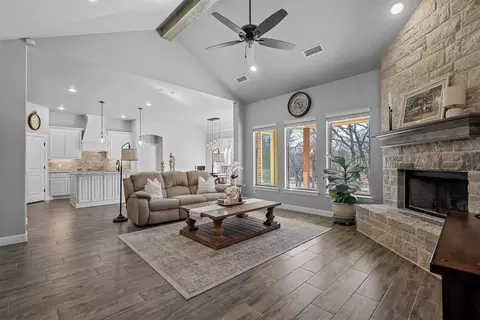 232 County Road 4598, Boyd, TX 76023 photo 4
